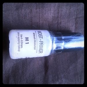 Luminess airbrush moisturizing primer